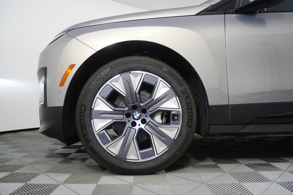 Thumbnail: 2025 BMW iX - 7
