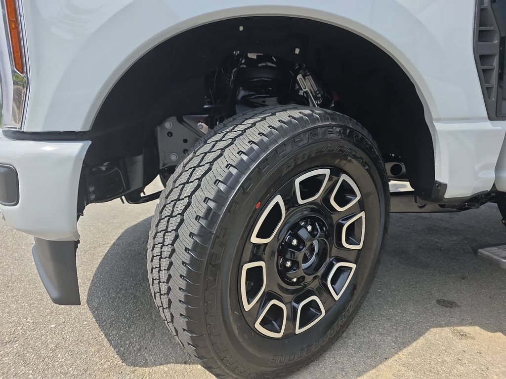 New 2026 Avalanche Ford F-350® Platinum® image 34