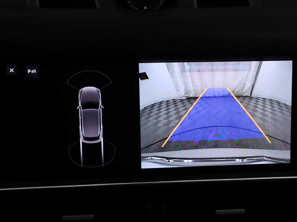 Thumbnail: 2021 Porsche Cayenne - 16