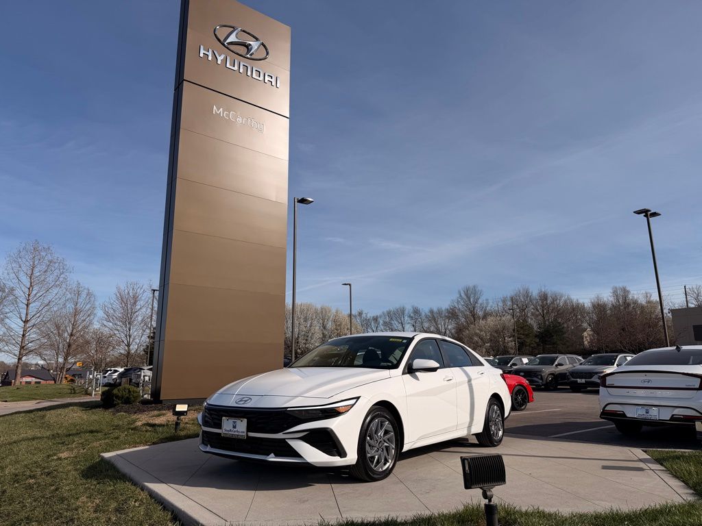 2025 Hyundai Elantra Hybrid Blue FWD