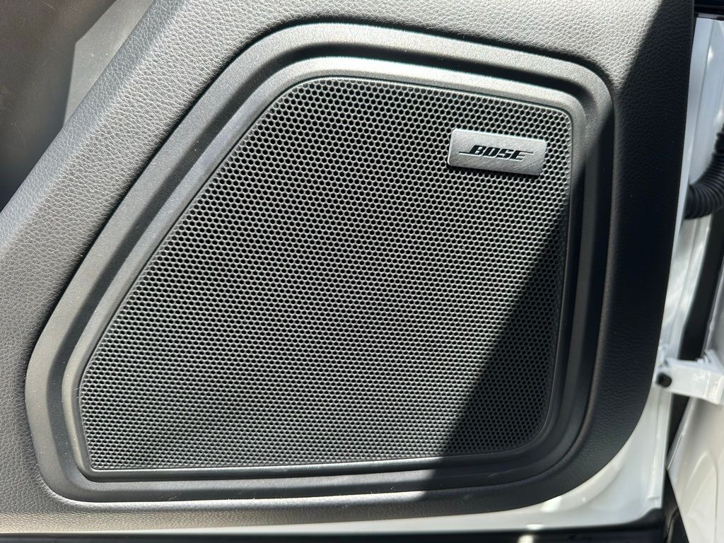 Thumbnail: 2025 Porsche Macan - 16