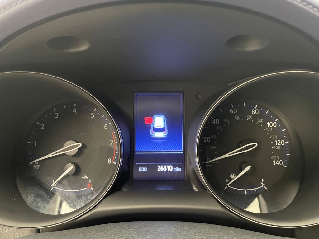 2020 Toyota C-HR XLE 23