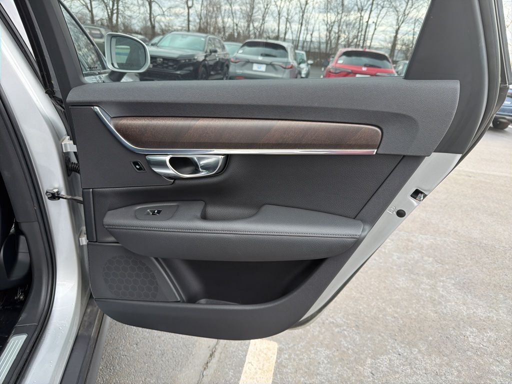 Thumbnail: 2018 Volvo S90 - 24