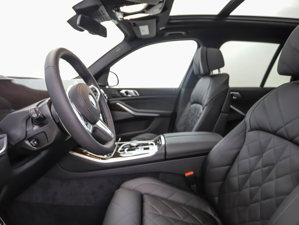 Thumbnail: 2026 BMW X5 - 11