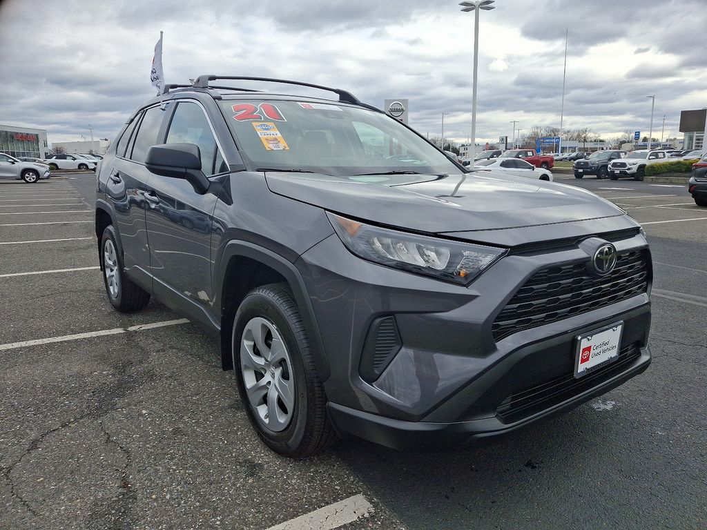 2021 Toyota RAV4 LE 3