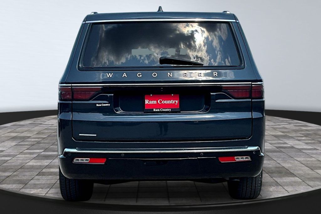 2023 Jeep Wagoneer Base - 5