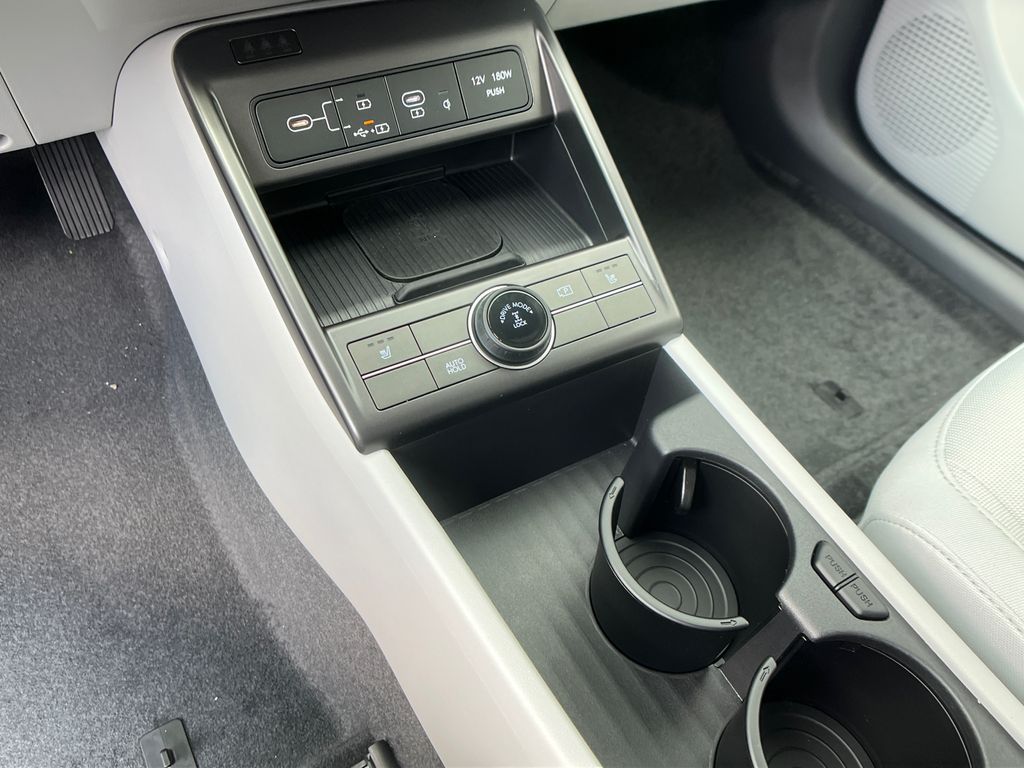 2025 Hyundai Kona SEL photo 23
