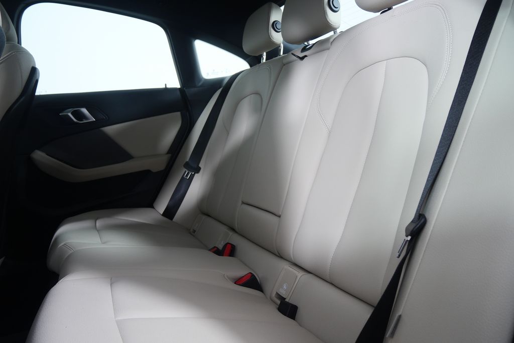 Thumbnail: 2024 BMW 2 Series - 16