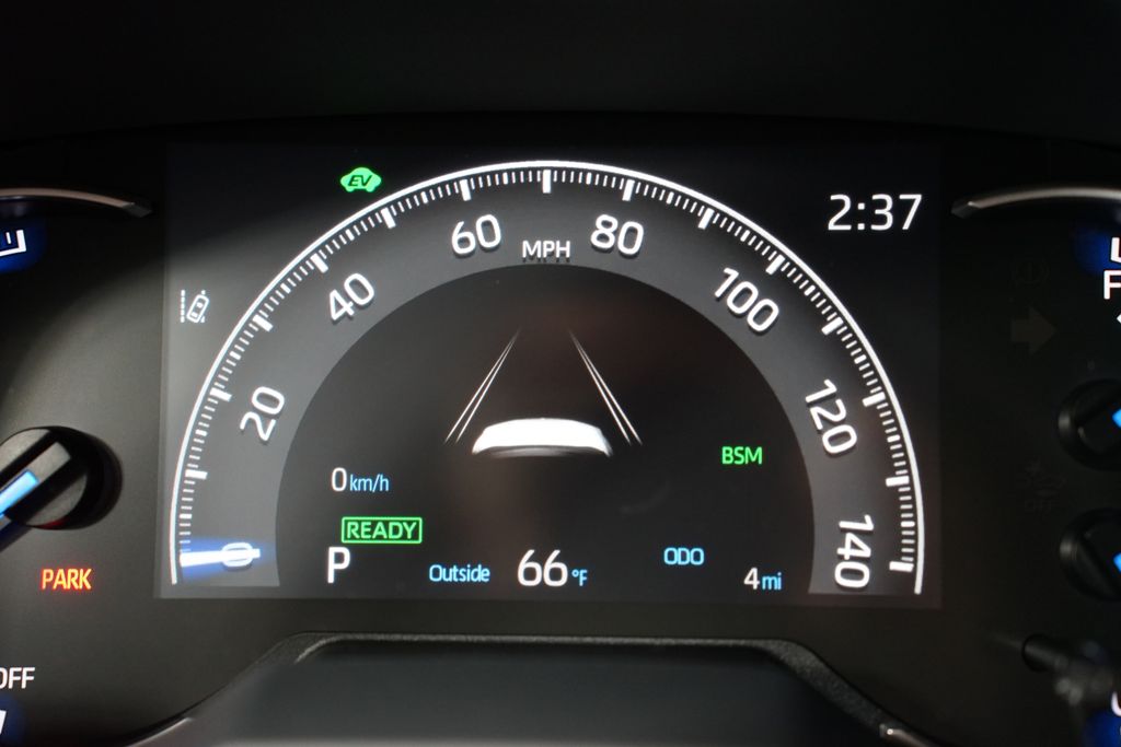 2025 Toyota RAV4 XLE 16
