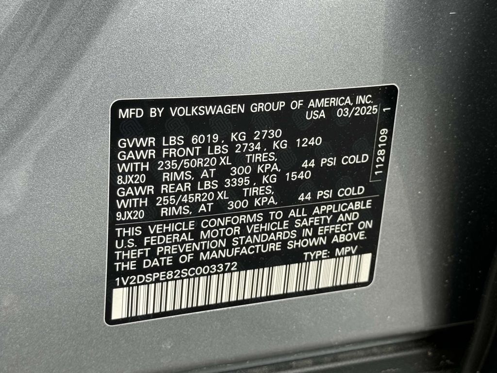 2025 Volkswagen ID.4 Pro photo