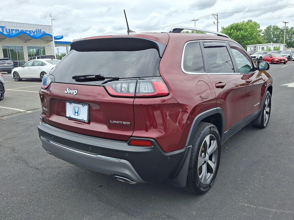 Thumbnail: 2021 Jeep Cherokee - 6