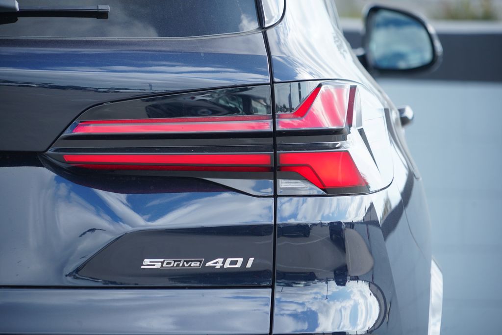 Thumbnail: 2026 BMW X5 - 8