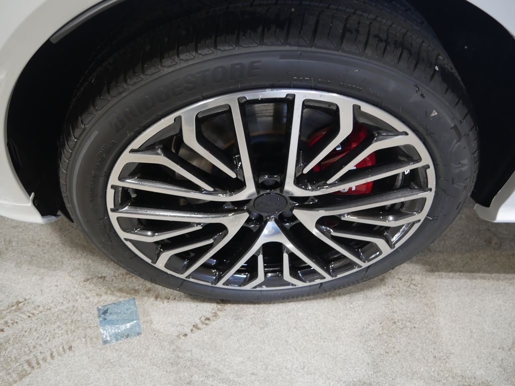 Thumbnail: 2026 Audi SQ5 - 11