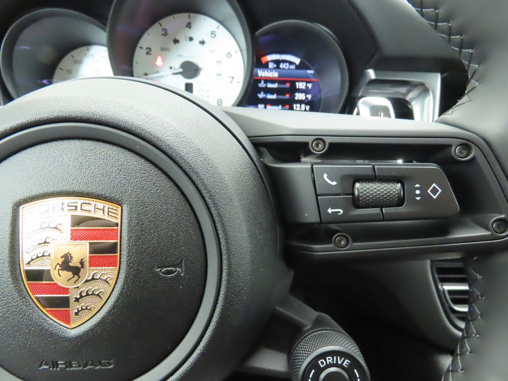 Thumbnail: 2025 Porsche Macan - 15