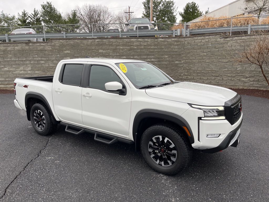 2024 Nissan Frontier PRO-4X Crew Cab 4WD