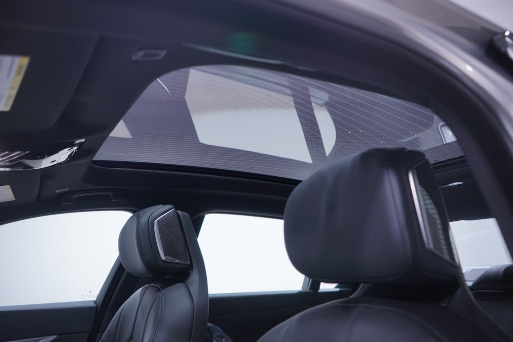 Thumbnail: 2026 BMW 7 Series - 8