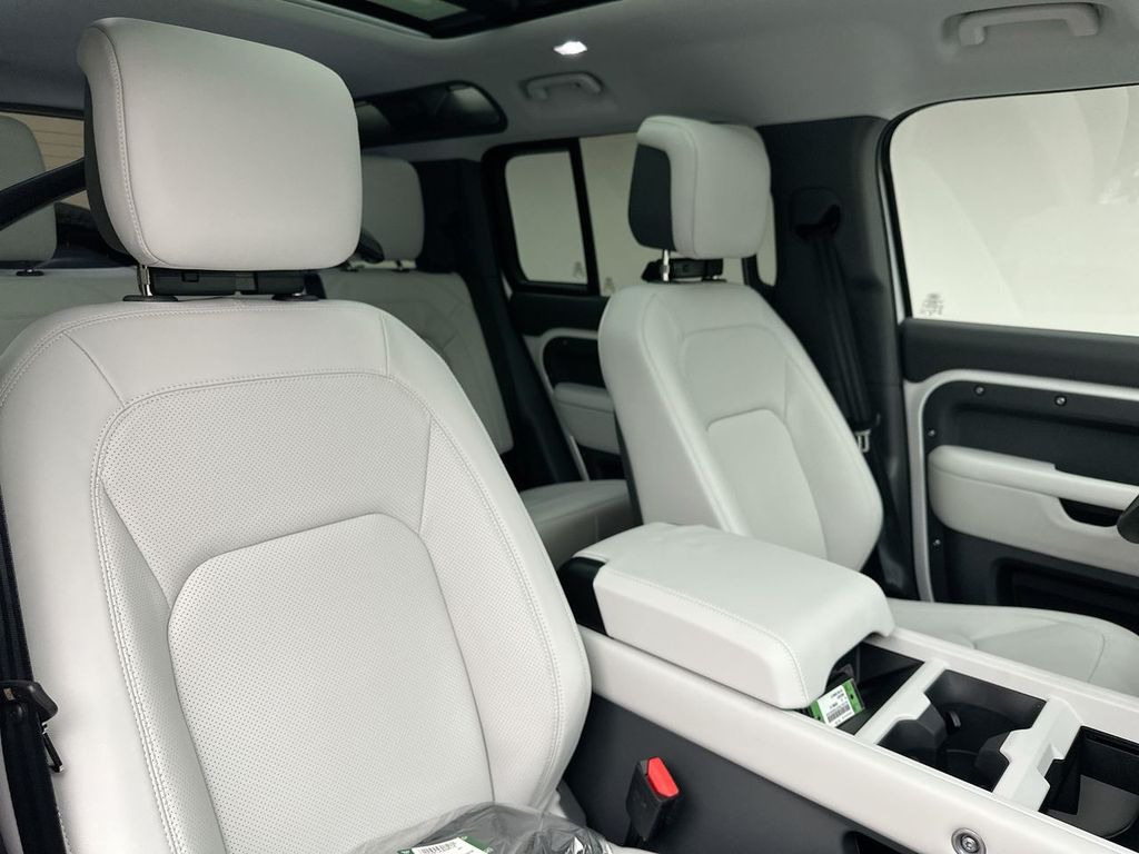 Thumbnail: 2026 Land Rover Defender - 6