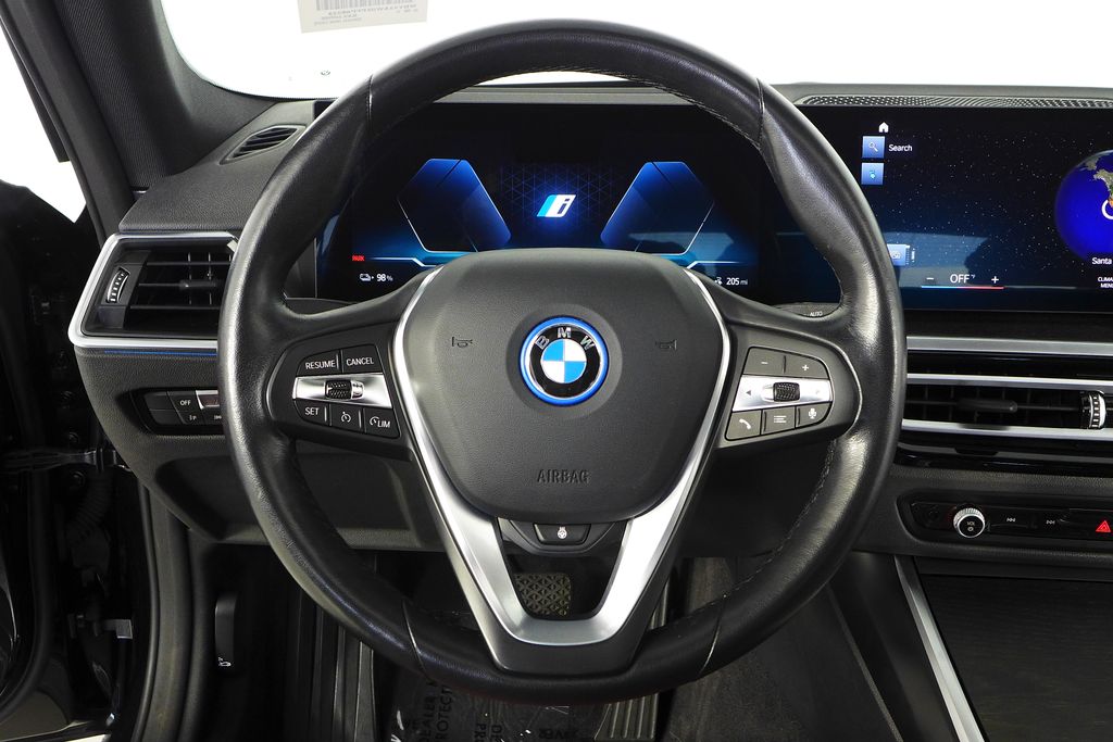Thumbnail: 2023 BMW i4 - 27