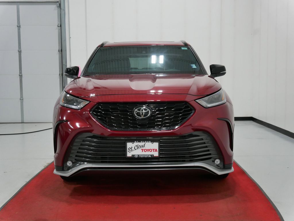Used 2024 Toyota Highlander XSE with VIN 5TDKDRBH9RS544592 for sale in Waite Park, Minnesota
