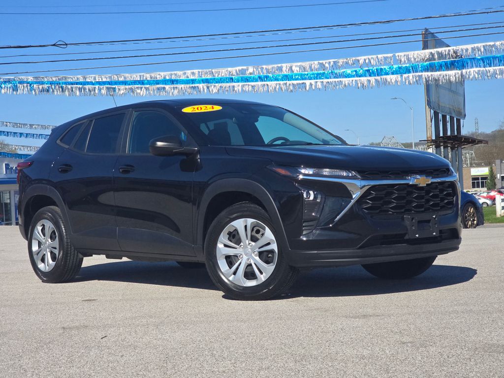 Mosaic Black Metallic 2024 Chevrolet Trax LS FWD SUV / Crossover Front-Wheel Drive 6-Speed Automatic
