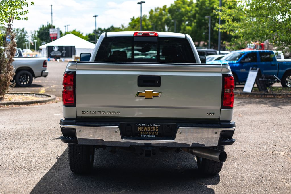 2015 Chevrolet Silverado 2500HD Built After Aug 14 LTZ thumbnail 14