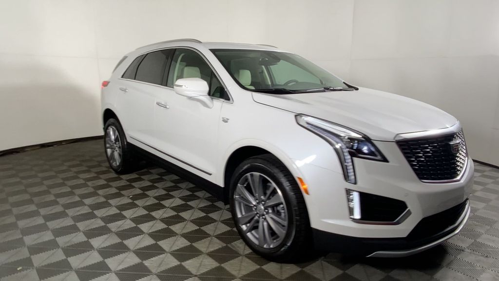 2025 Cadillac XT5 Premium Luxury 2