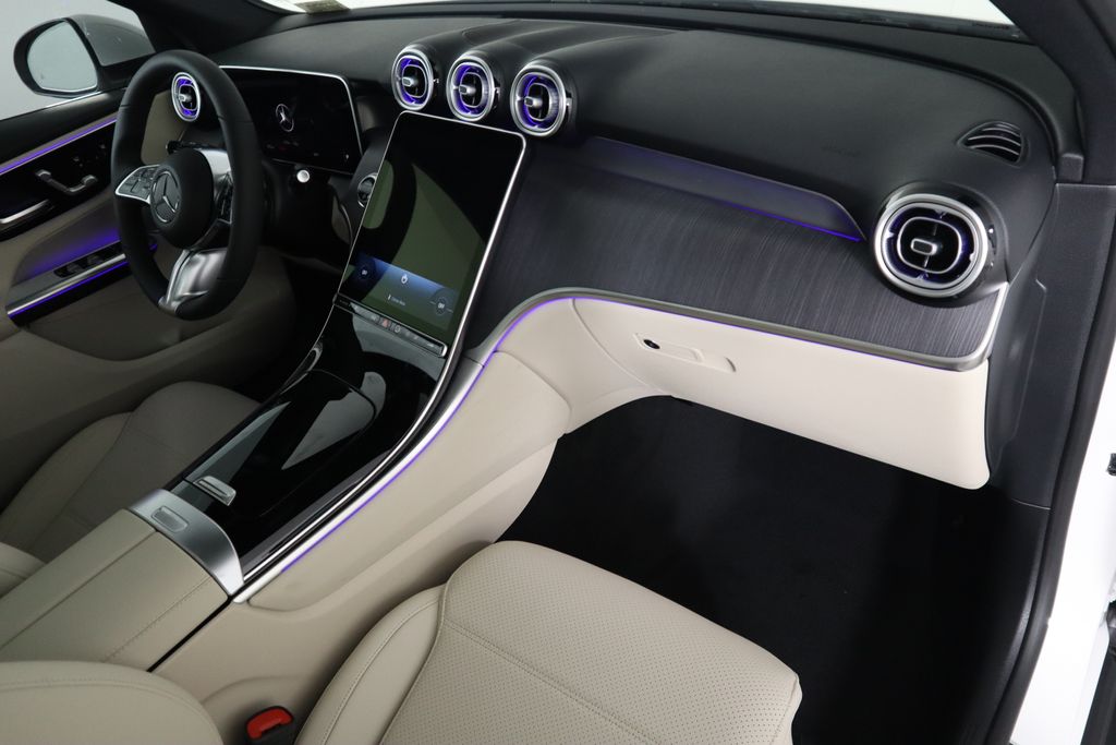 2025 Mercedes-Benz GLC 300 19