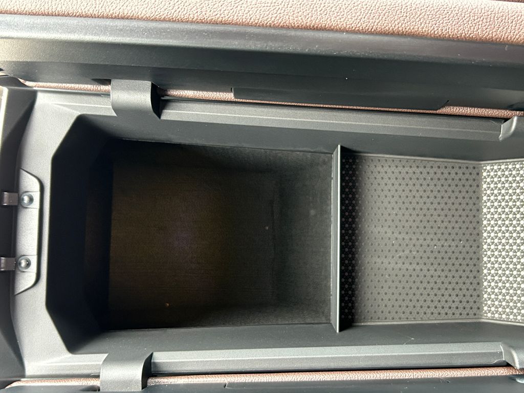 Thumbnail: 2026 BMW iX - 30