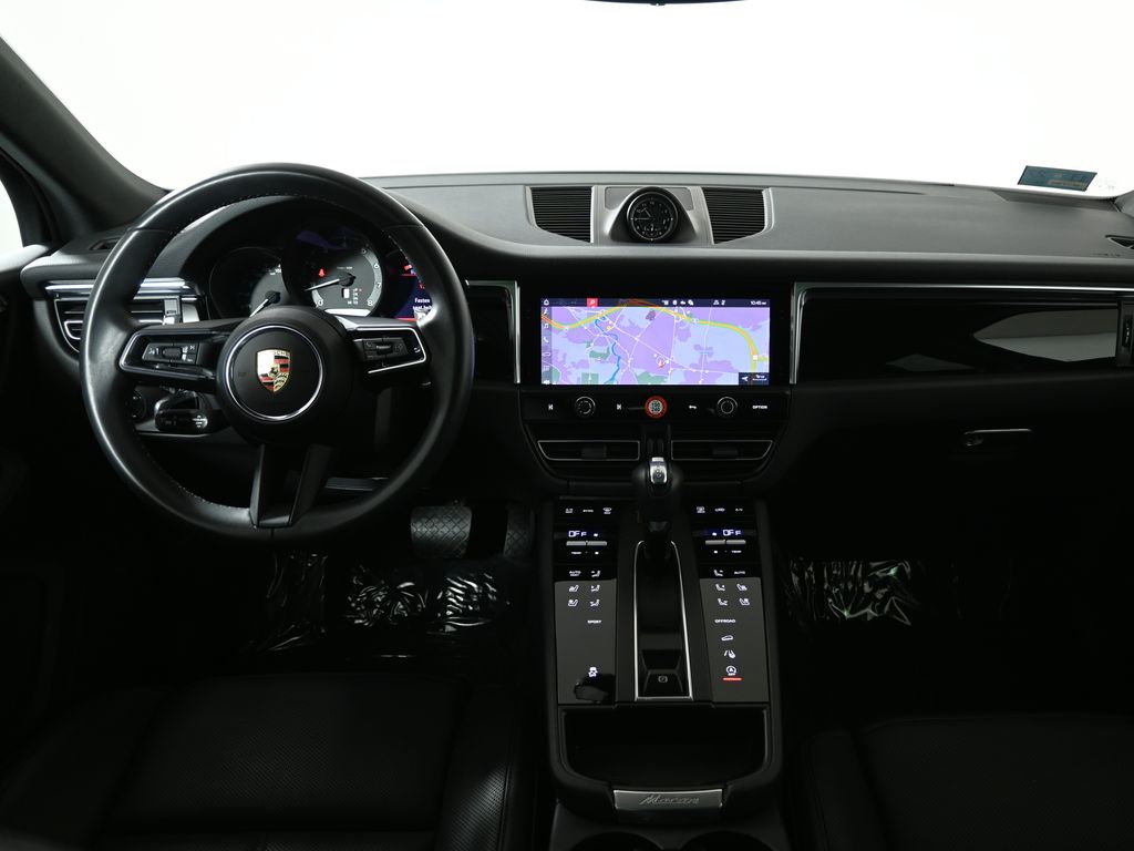 Thumbnail: 2025 Porsche Macan - 16