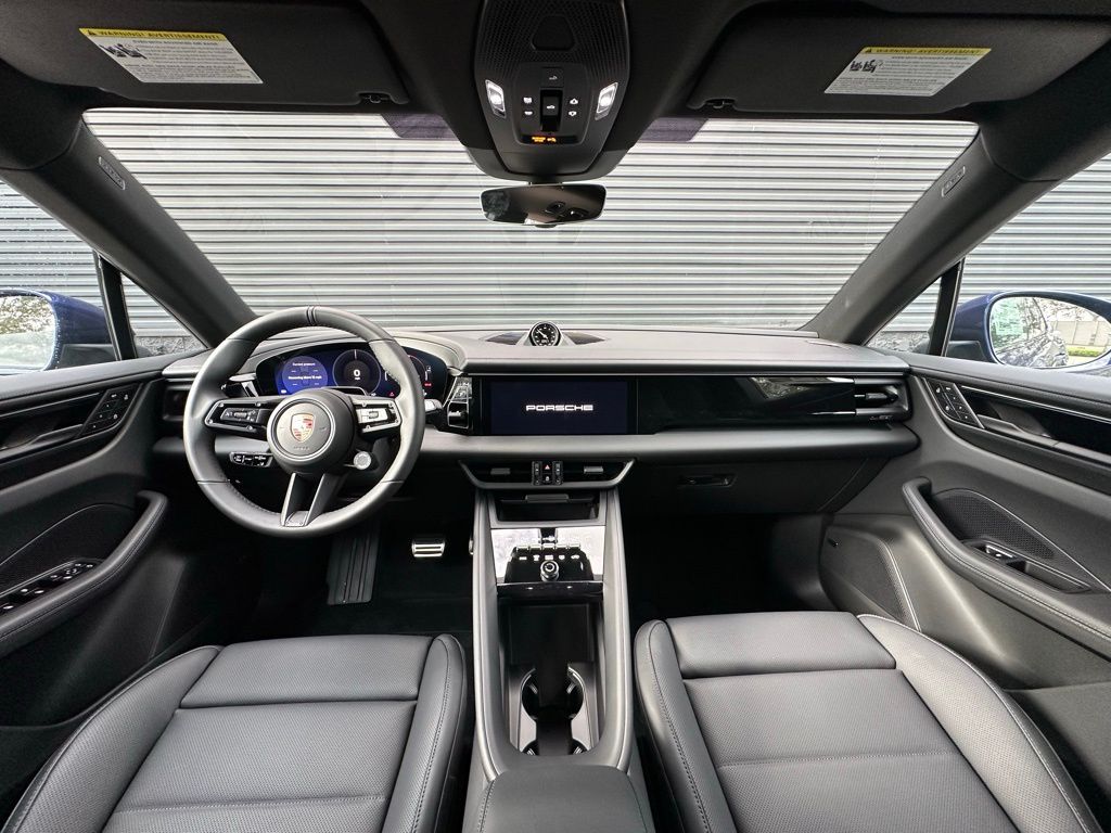 Thumbnail: 2026 Porsche Macan - 6