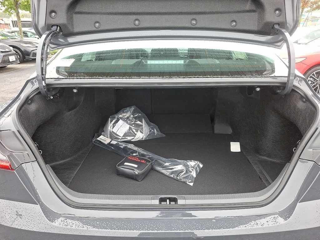 Thumbnail: 2025 Toyota Camry - 29