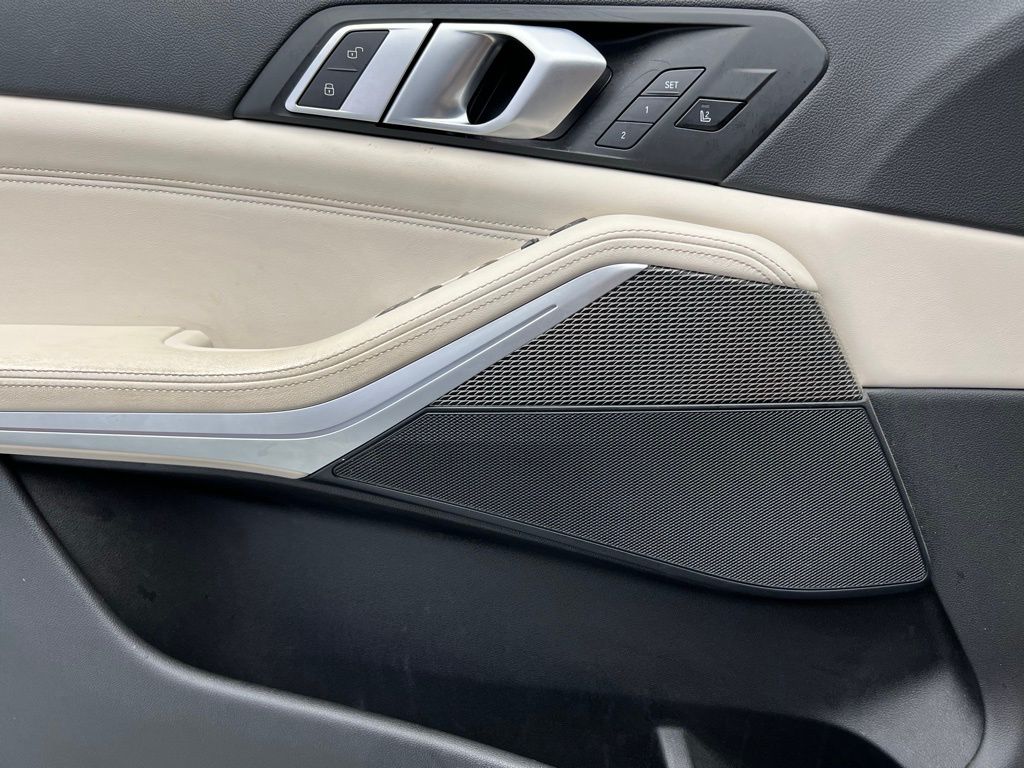 Thumbnail: 2021 BMW X5 - 21
