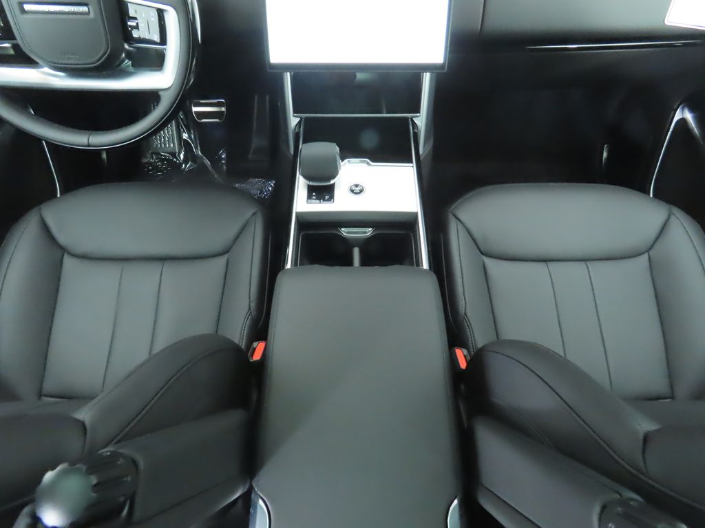 Thumbnail: 2025 Land Rover Range Rover - 17