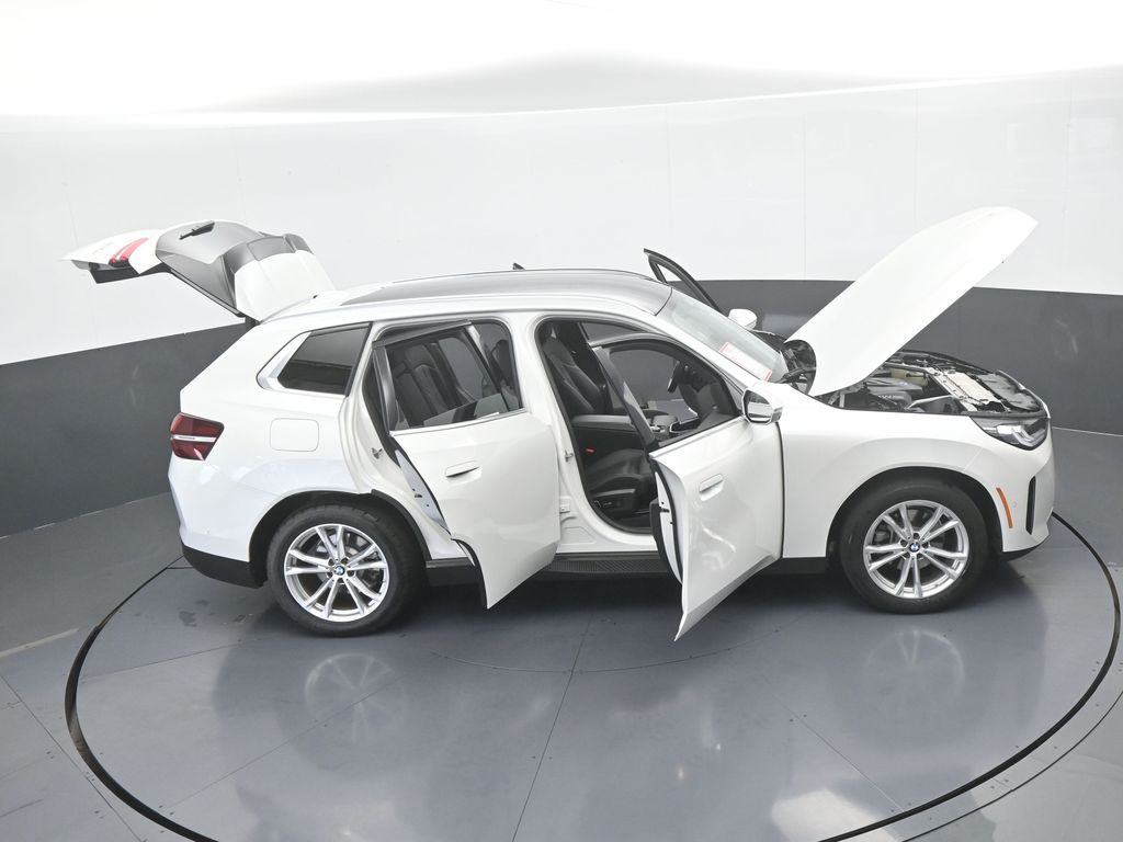 Used 2025 White Metallic BMW 30 xDrive image 77