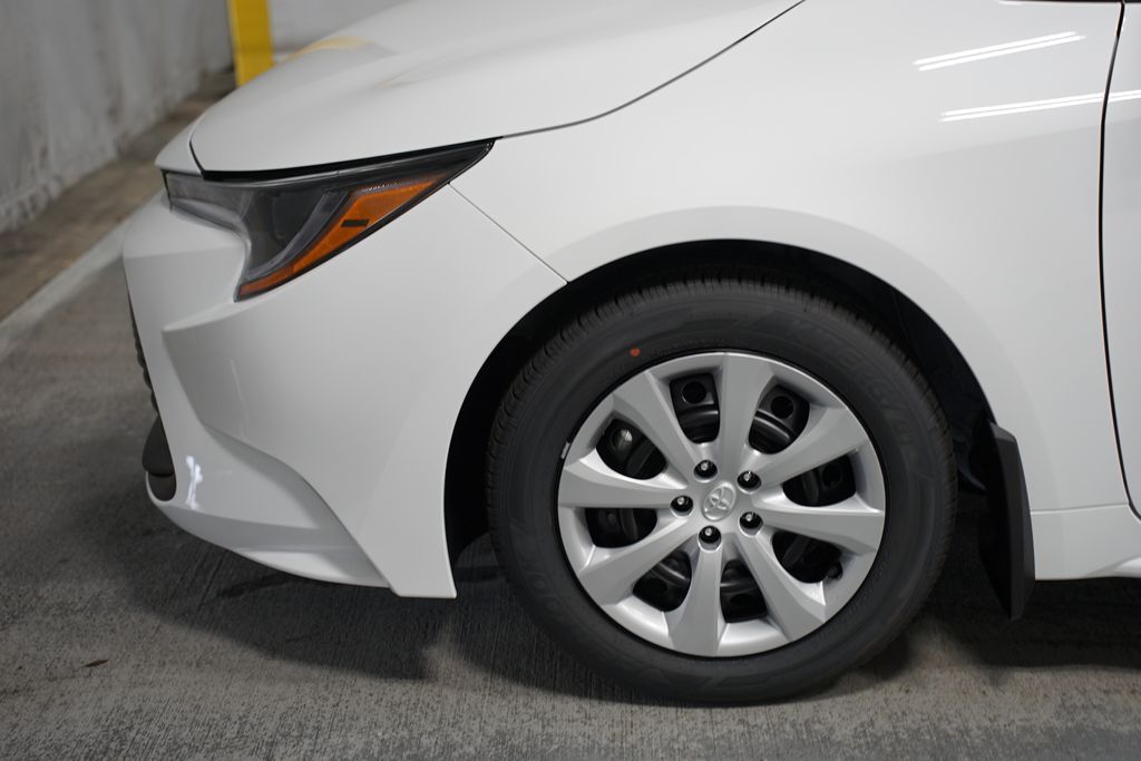 2025 Toyota Corolla LE 5