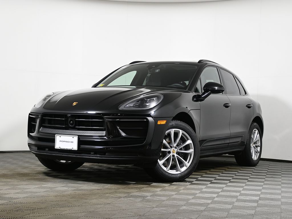 Thumbnail: 2025 Porsche Macan - 1
