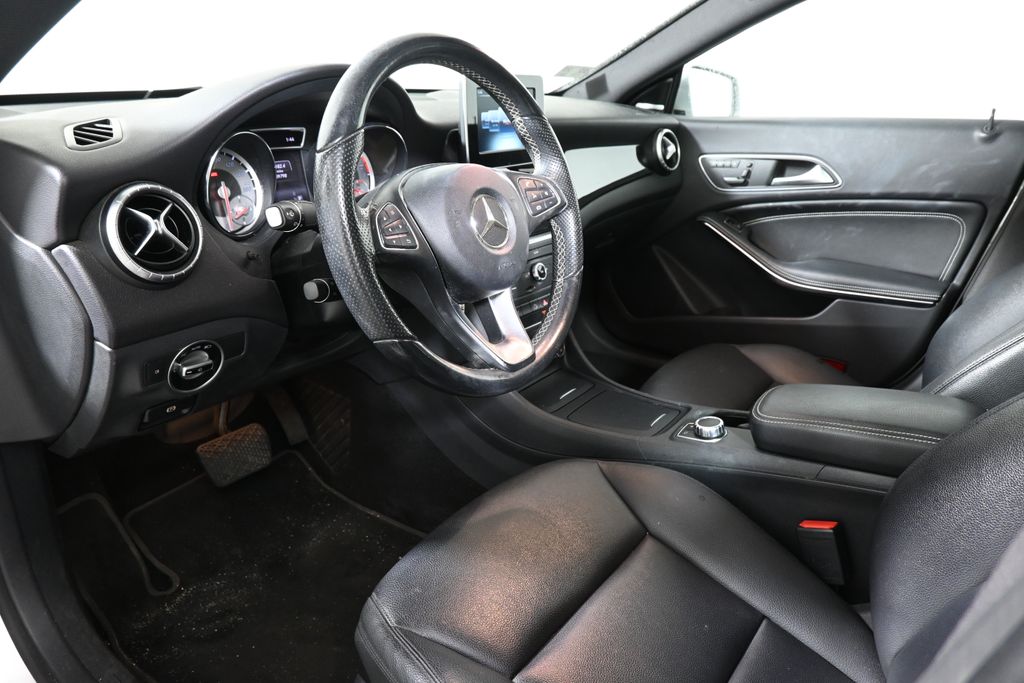 2015 Mercedes-Benz CLA 250 13