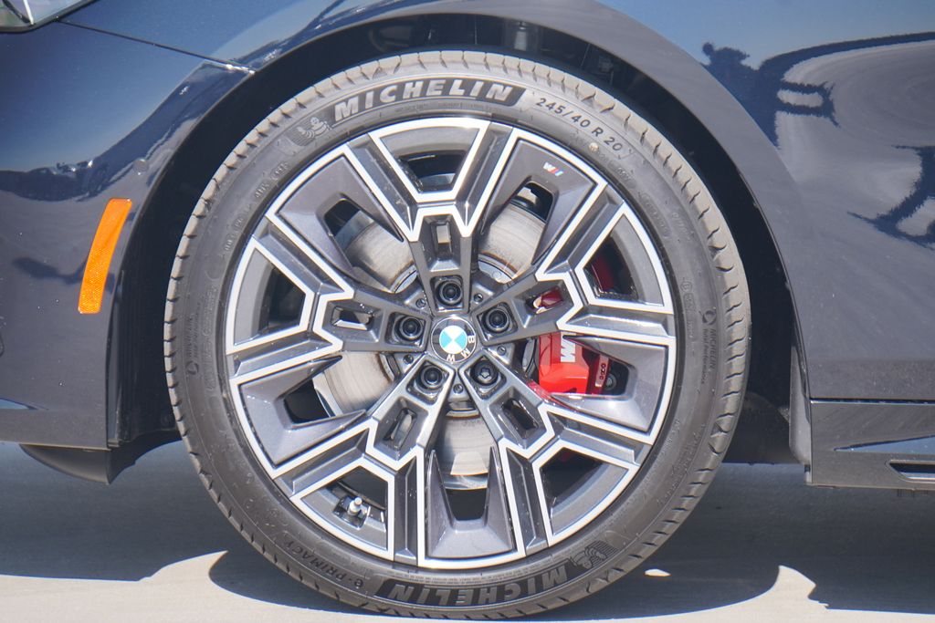 Thumbnail: 2026 BMW 5 Series - 5