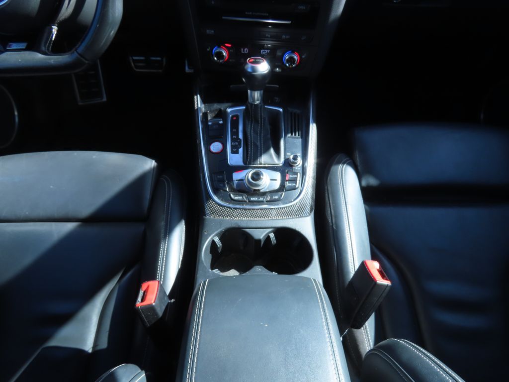 Thumbnail: 2015 Audi SQ5 - 9