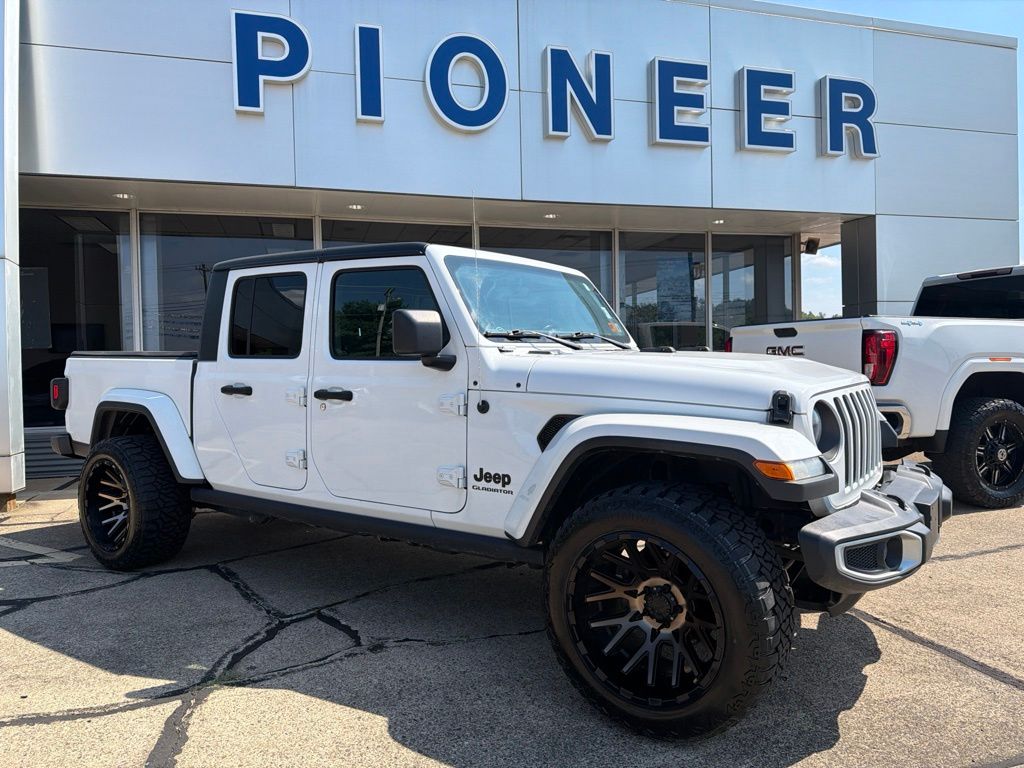 2020 Jeep Gladiator Sport Altitude Crew Cab 4WD