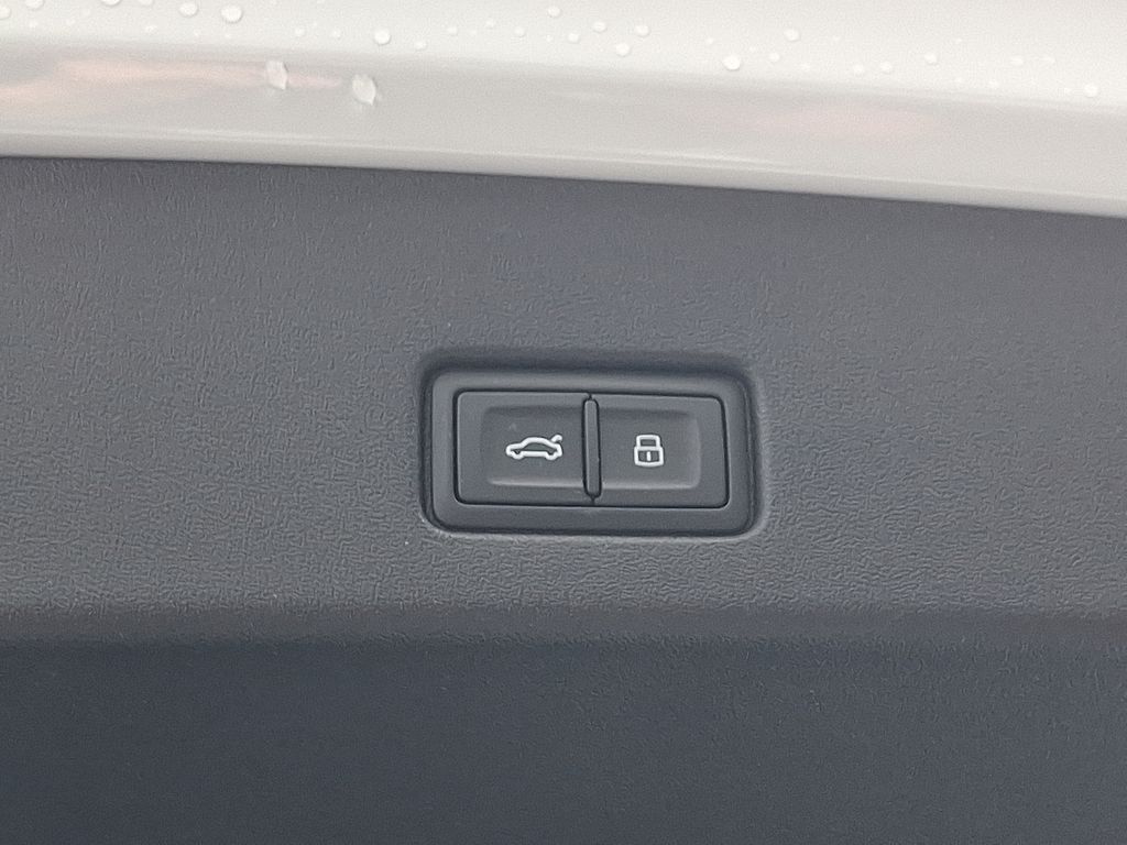 Thumbnail: 2024 Audi Q4 e-tron - 28