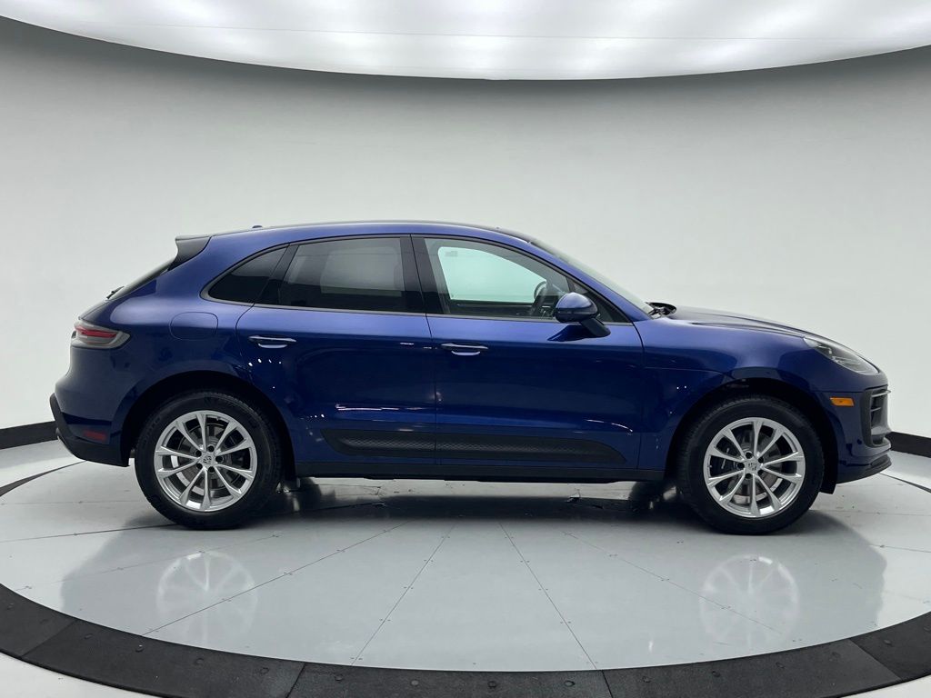 Thumbnail: 2025 Porsche Macan - 8