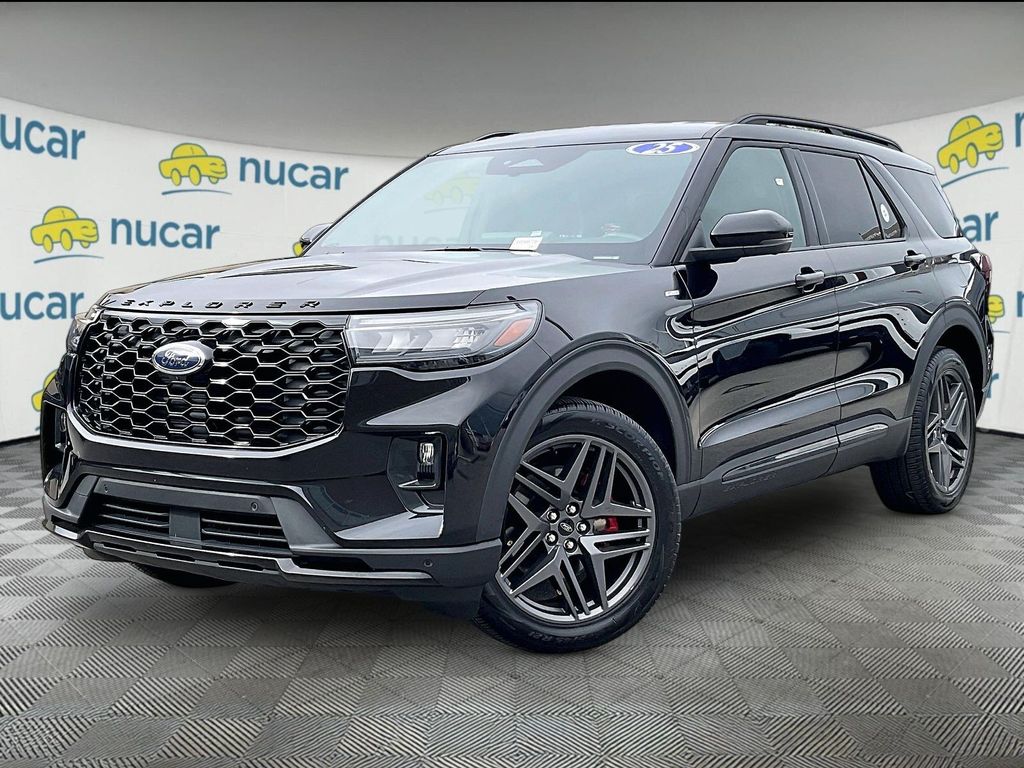 2025 Ford Explorer — photo 3