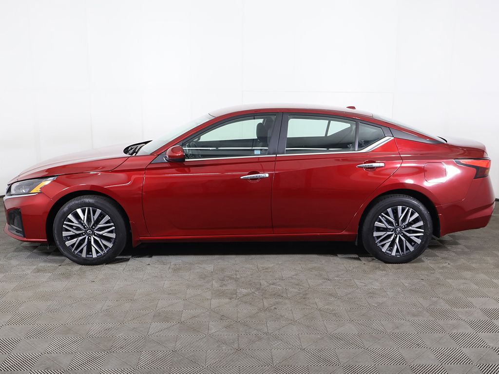 Used 2023 Red Nissan 2.5 SV image 14