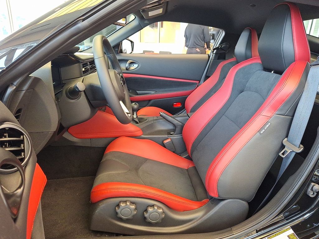 2026 Nissan Z — photo 12