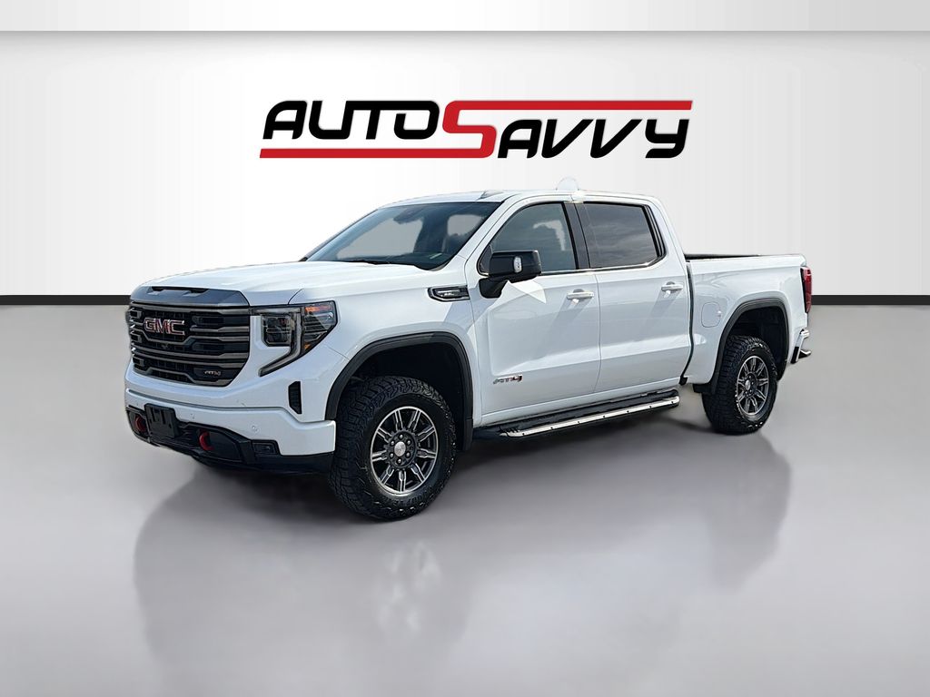 Used 2024 White GMC AT4 image 3