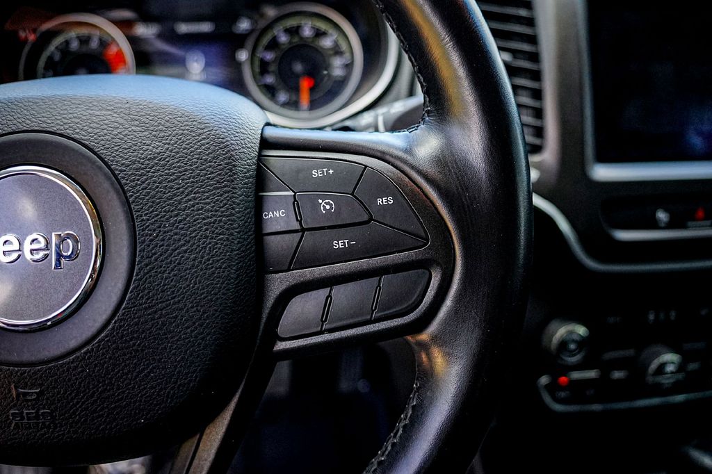 Used Car 2020 Jeep Cherokee  Trailhawk For Sale Under $30,000 In Taylor, Texas