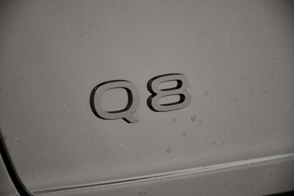 Thumbnail: 2026 Audi Q8 - 9