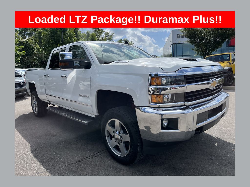 Summit White 2017 Chevrolet Silverado 2500HD Pickup Truck Four-Wheel Drive 6-Speed Automatic