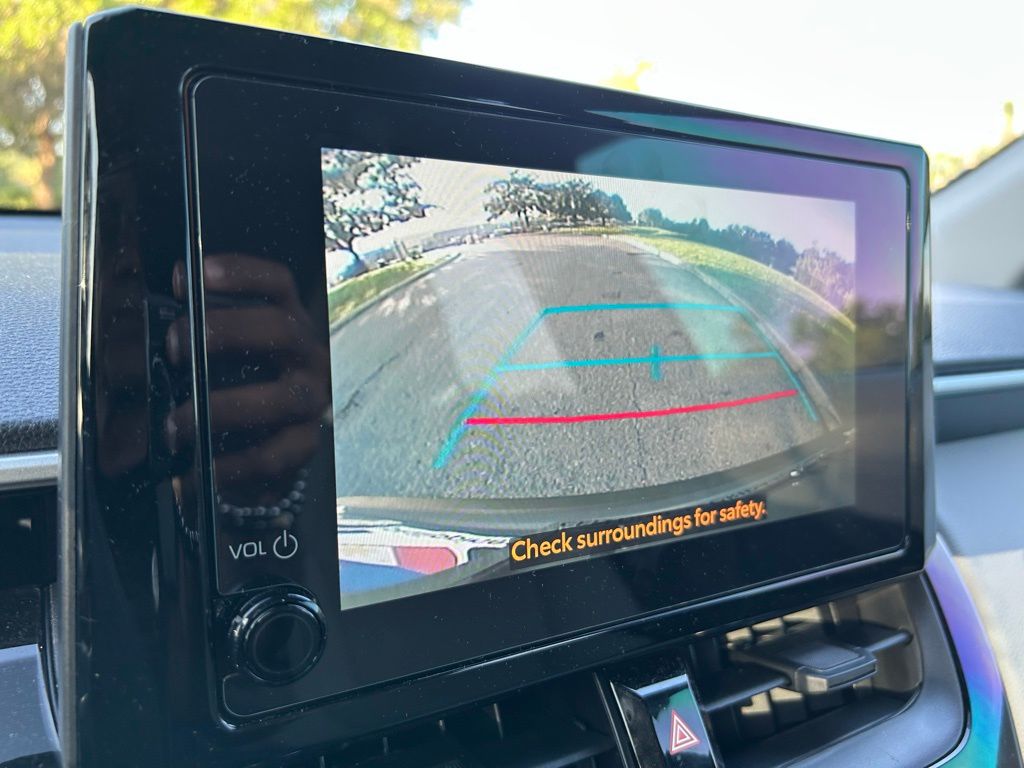 2024 Toyota Corolla Cross L 18
